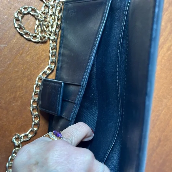 Gucci Guccissima Margaux Black
Calfskin Leather Continental
Wallet - Preowned - Picture 10 of 11